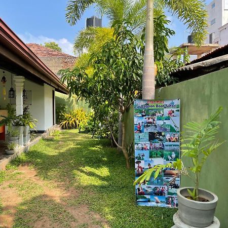 Shenys Beach Villa Negombo Buitenkant foto