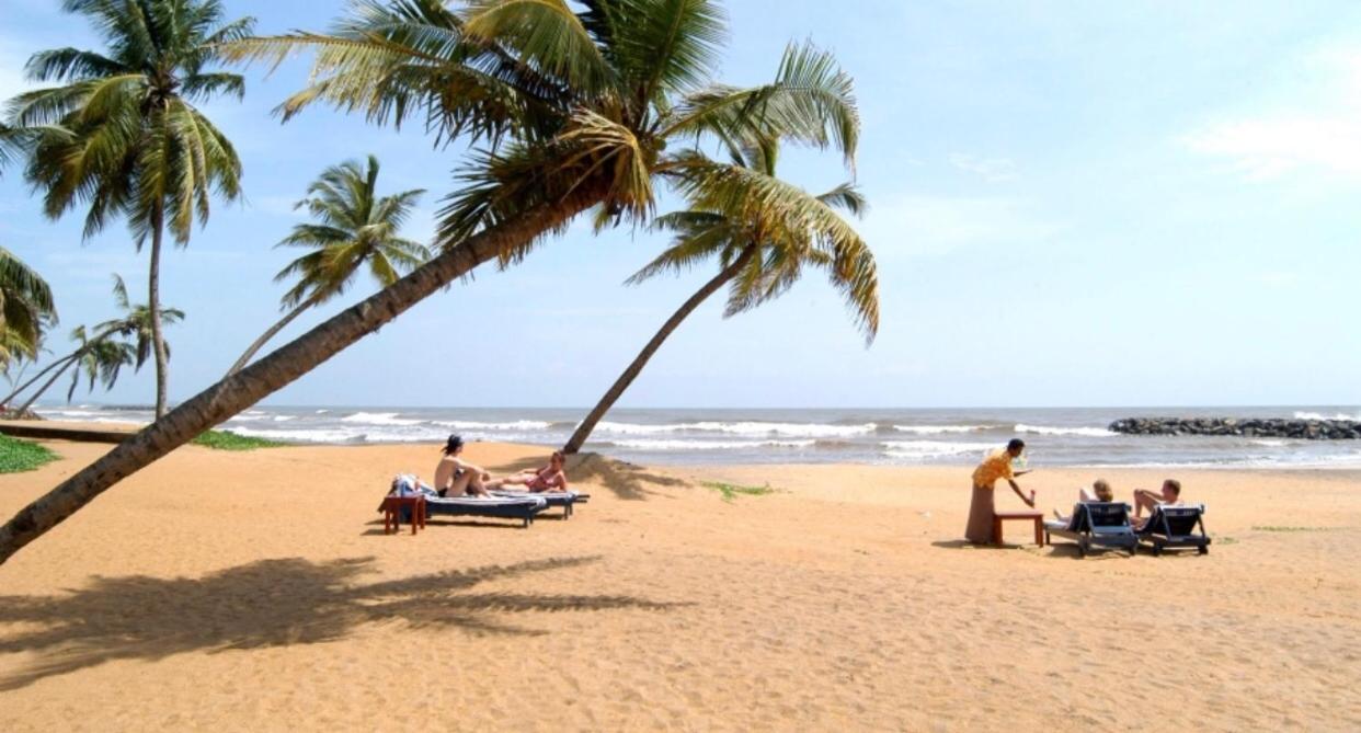 Shenys Beach Villa Negombo Buitenkant foto